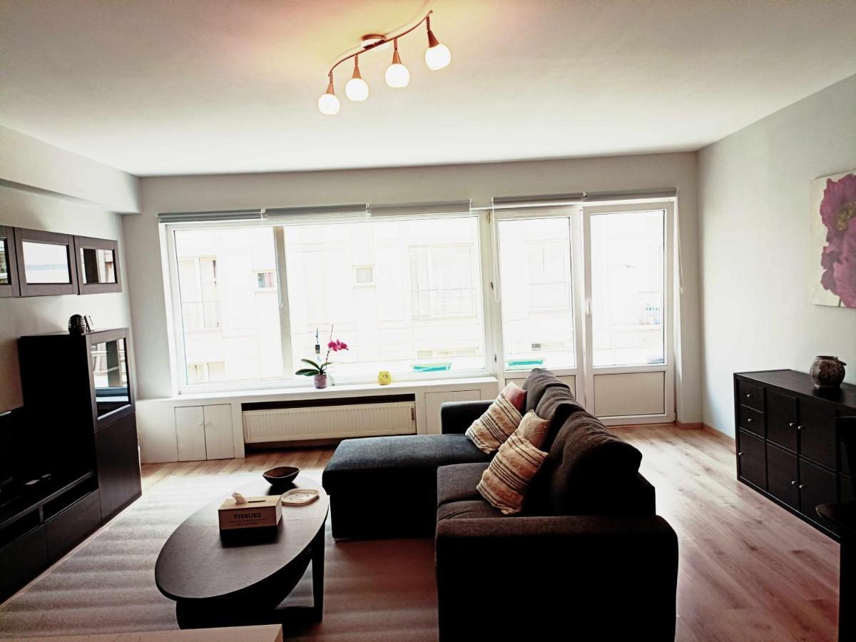Cozy 2 Bedroom Apartment - Metro Montgomery Bruxelles Extérieur photo